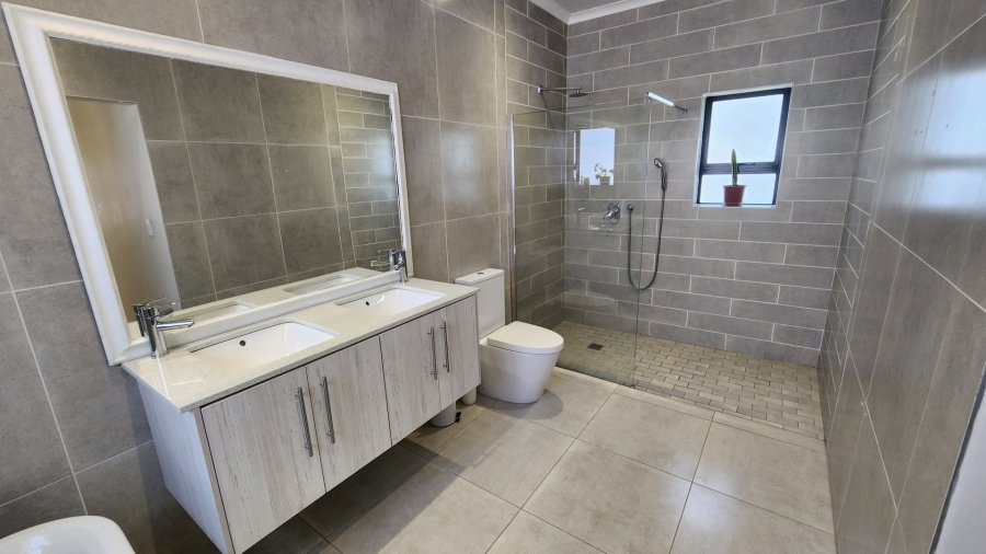 3 Bedroom Property for Sale in Country Club Western Cape